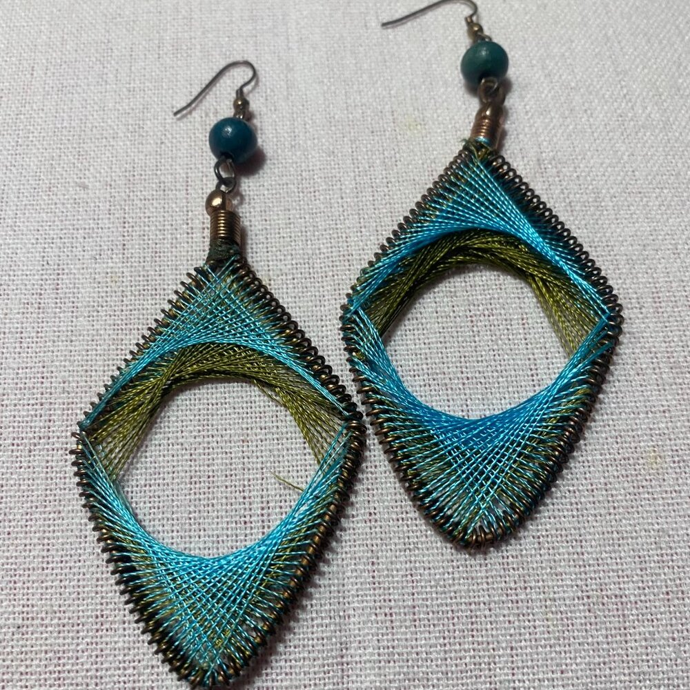 103- You make my ❤ART string ❤ Vintage 1980s String Art Earrings